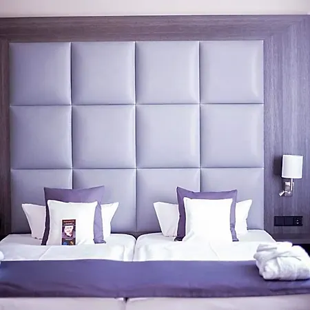 Chemnitzer Hof Otel 4*